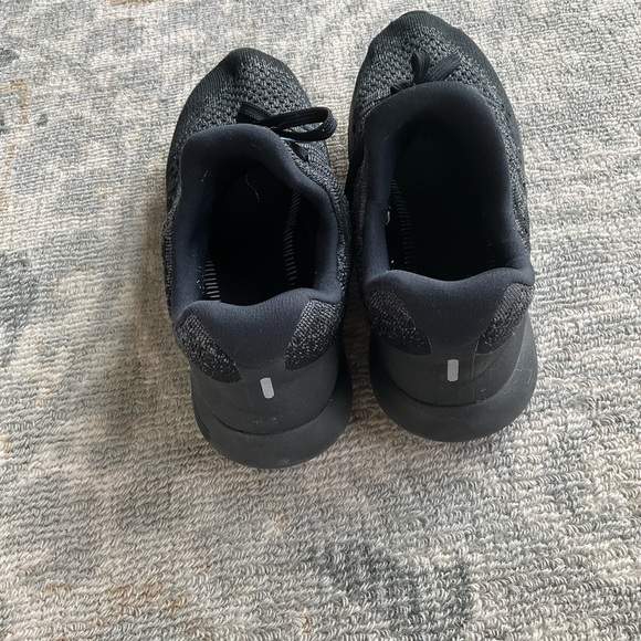 Nike LunarEpic Low Flyknit 2 Shoes - Picture 6 of 7